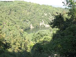 vista del bacino dell'arno a monte della diga