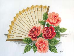 Ventaglio tra le rose rosse