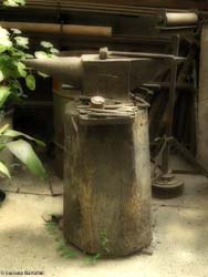 Incudine e martello Incudine e martello