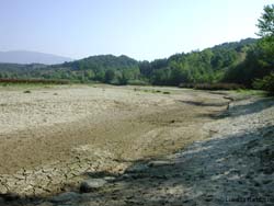 Zona lacustre senza acqua